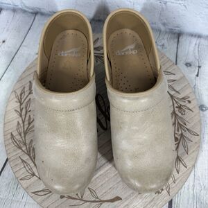 Dansko Clog Women Size 7.5-8 US 37 EU Tan leather Slip On Professional Shoes